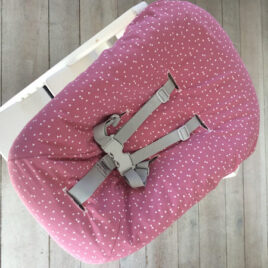 Stokke Newborn hoes nieuw model! Oud roze met witte driehoekjes en strikjes