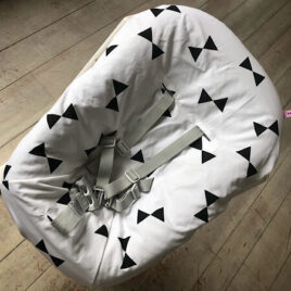 Stokke Newborn hoes nieuw model! Wit met zwarte strikken