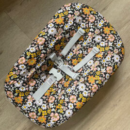 Stokke Newborn hoes nieuw model! Retro bloemen zwart